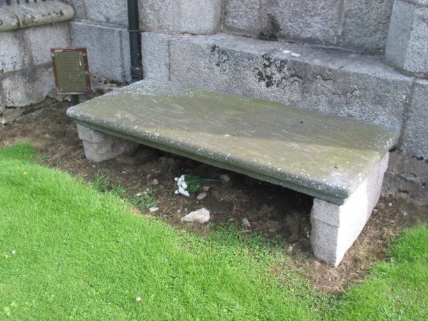 Auld Dubrach's tombstone